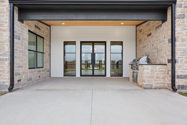 919 Fawn Drive, Mcgregor, TX 76657