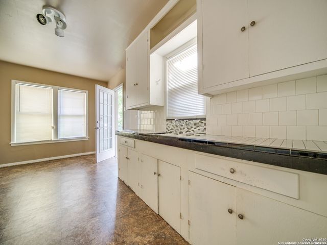 338 Donaldson, San Antonio, TX 78201