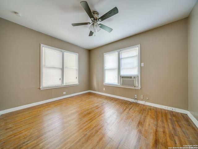 338 Donaldson, San Antonio, TX 78201