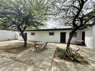 3564 E Kleindale Rd Apt B, Tucson, AZ 85716