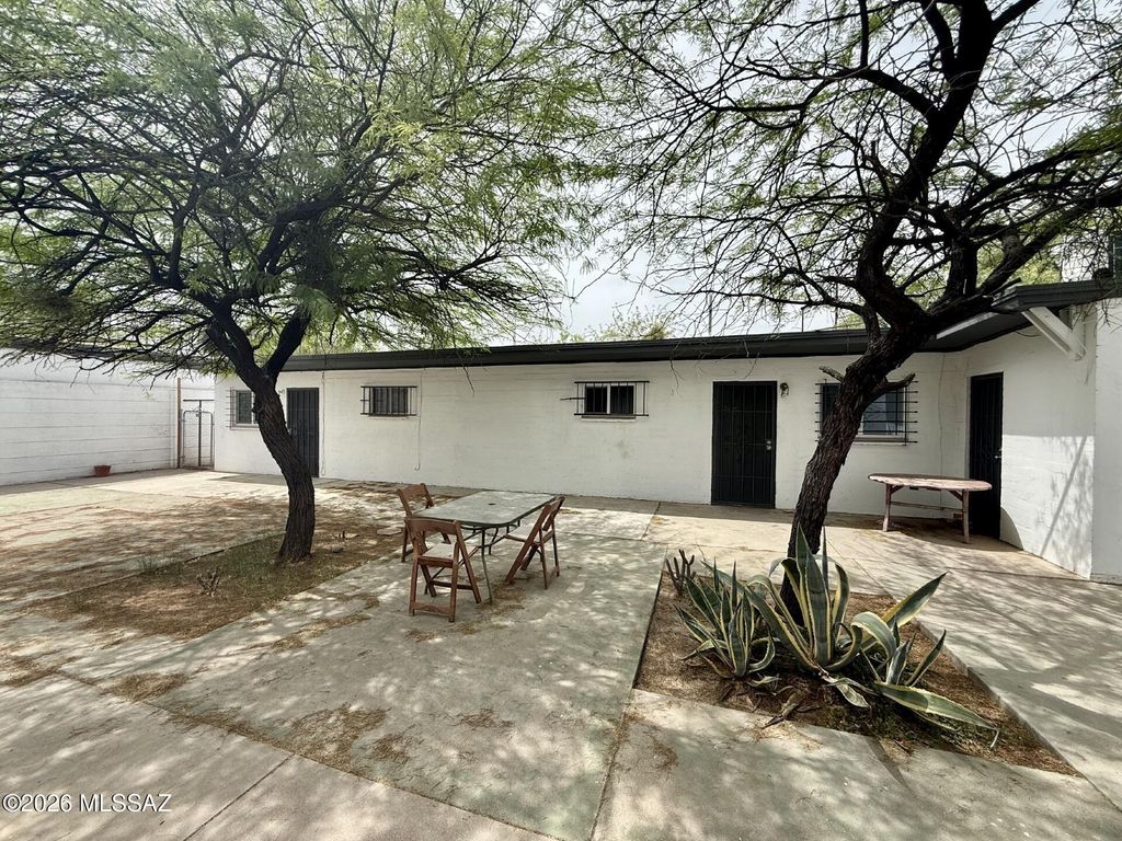 3564 E Kleindale Rd Apt B, Tucson, AZ 85716