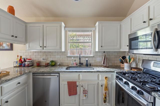 2305 Raintree PATH, Round Rock, TX 78664
