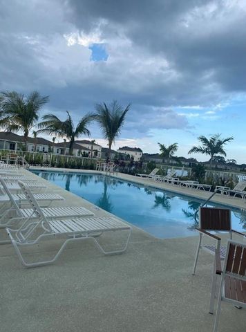 323 Raspberry Rd 323, Fort Pierce, FL 34981