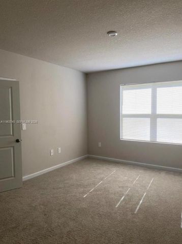 323 Raspberry Rd 323, Fort Pierce, FL 34981