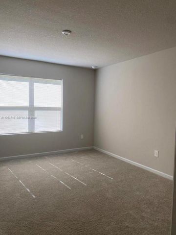 323 Raspberry Rd 323, Fort Pierce, FL 34981