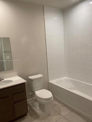 323 Raspberry Rd 323, Fort Pierce, FL 34981