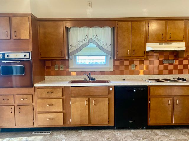 200 E Broadway Ave, Augusta, KS 67010