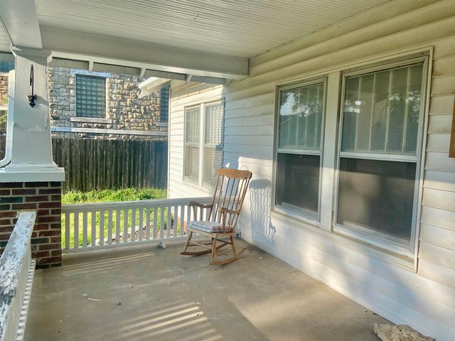 200 E Broadway Ave, Augusta, KS 67010