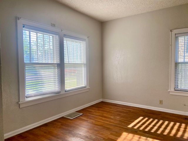 200 E Broadway Ave, Augusta, KS 67010