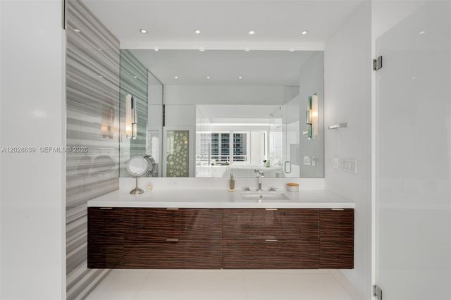 400 S Pointe Drive PH2502, Miami Beach, FL 33139