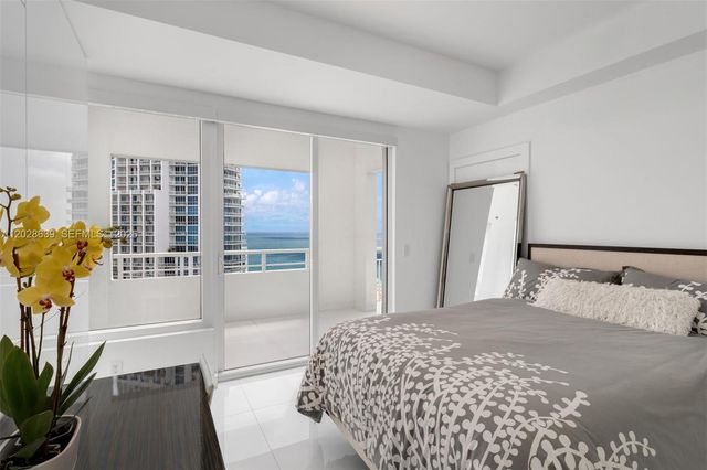 400 S Pointe Drive PH2502, Miami Beach, FL 33139