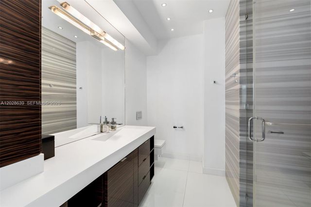 400 S Pointe Drive PH2502, Miami Beach, FL 33139
