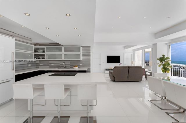 400 S Pointe Drive PH2502, Miami Beach, FL 33139