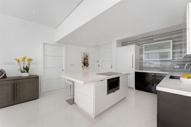 400 S Pointe Drive PH2502, Miami Beach, FL 33139