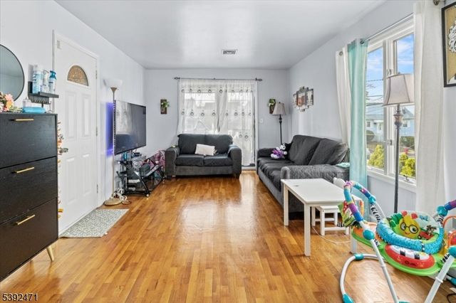 331 333 E29th St 2, Paterson City, NJ 07514