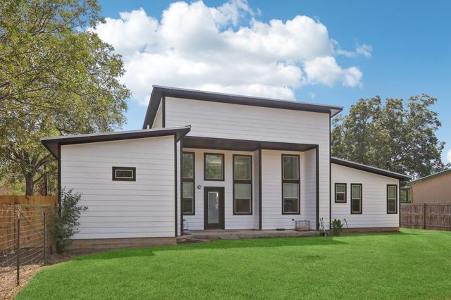 604 Wilhelm ST, Bastrop, TX 78602