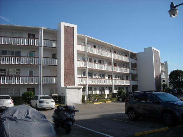 103 Greenbrier C, West Palm Beach, FL 33417