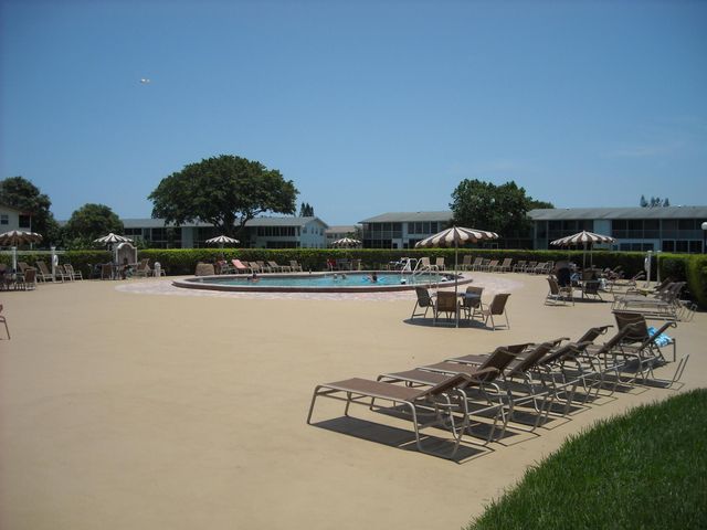 103 Greenbrier C, West Palm Beach, FL 33417