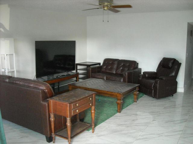 103 Greenbrier C, West Palm Beach, FL 33417