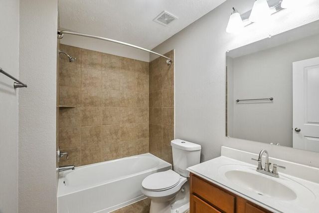 7411 Quiet River Lane, Pearland, TX 77581