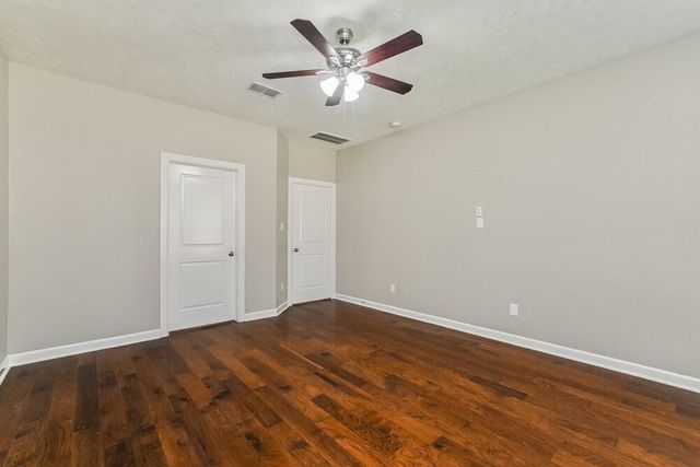 7411 Quiet River Lane, Pearland, TX 77581