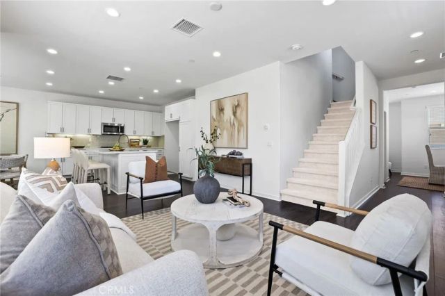31 Fuchsia, Lake Forest, CA 92630