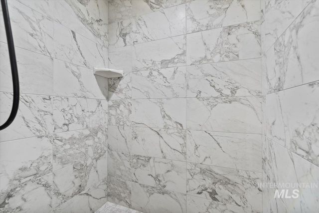 7141 E Merlin Hawk Ct, Nampa, ID 83686