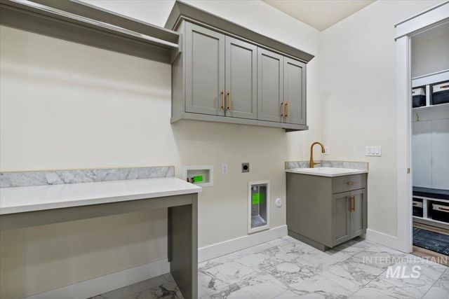 7141 E Merlin Hawk Ct, Nampa, ID 83686