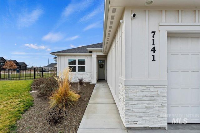 7141 E Merlin Hawk Ct, Nampa, ID 83686