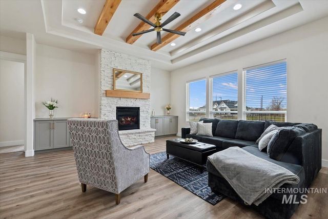 7141 E Merlin Hawk Ct, Nampa, ID 83686