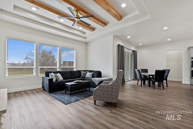 7141 E Merlin Hawk Ct, Nampa, ID 83686