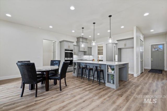 7141 E Merlin Hawk Ct, Nampa, ID 83686