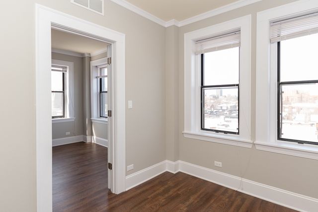 817 W Lakeside Place 701, Chicago, IL 60640