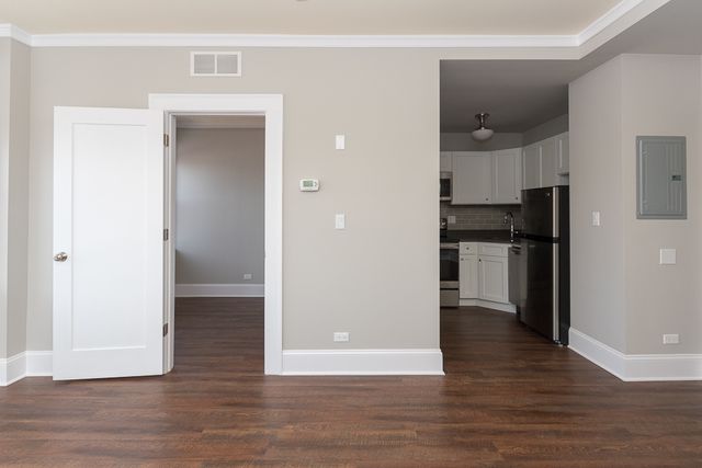 817 W Lakeside Place 701, Chicago, IL 60640