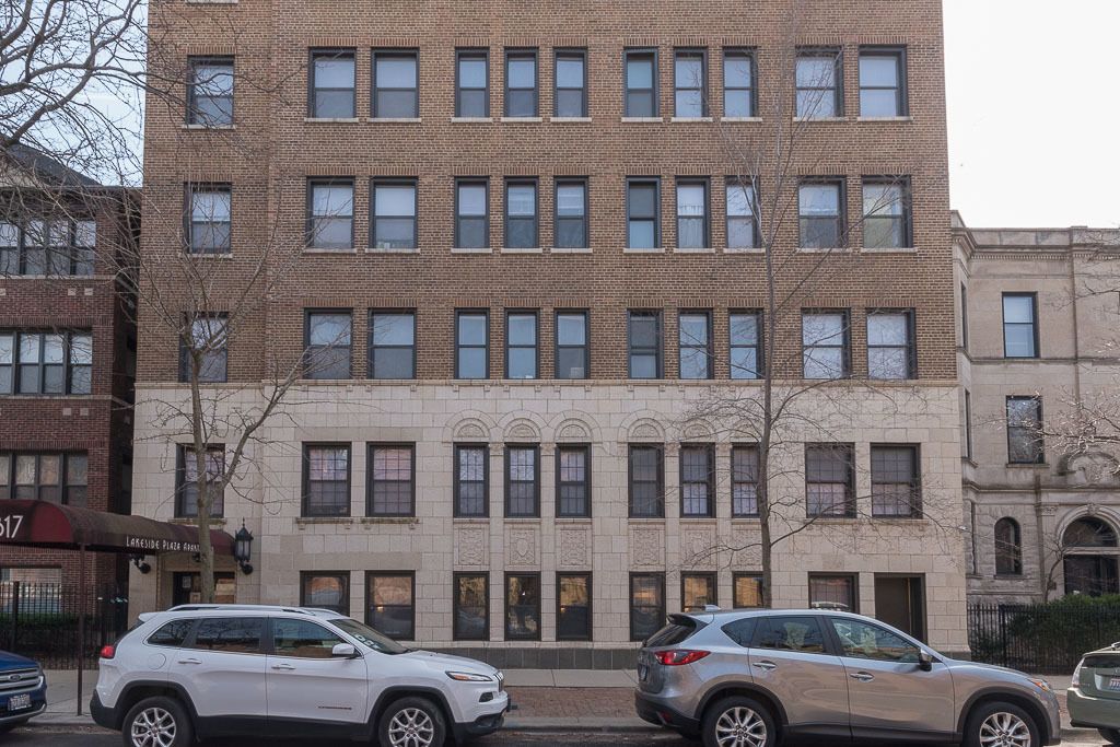 817 W Lakeside Place 701, Chicago, IL 60640