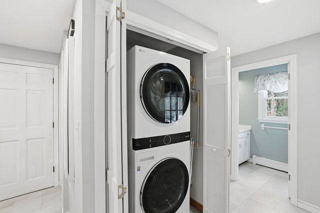 17 Oak St, Plympton, MA 02367