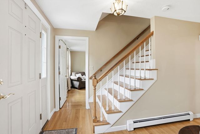 17 Oak St, Plympton, MA 02367