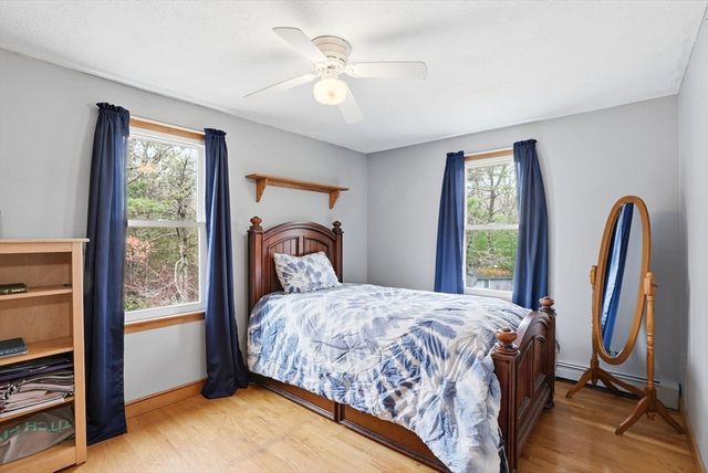 17 Oak St, Plympton, MA 02367