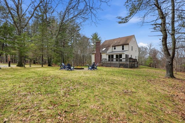 17 Oak St, Plympton, MA 02367