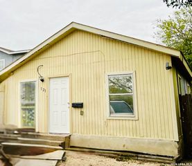 121 W Mitchell, San Antonio, TX 78204