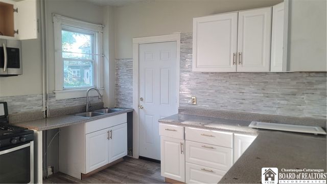 10 Mcdaniel Avenue, Jamestown, NY 14701