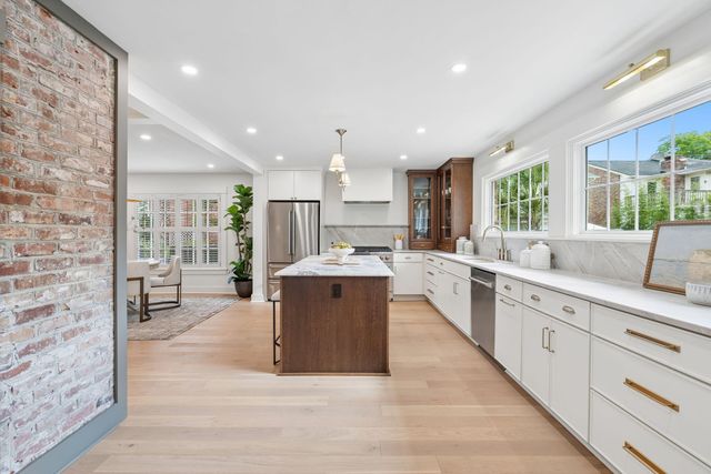 2 Gadsden Street B, Charleston, SC 29401