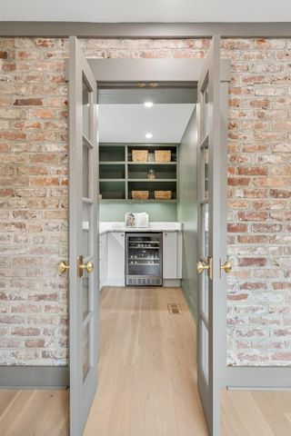 2 Gadsden Street B, Charleston, SC 29401
