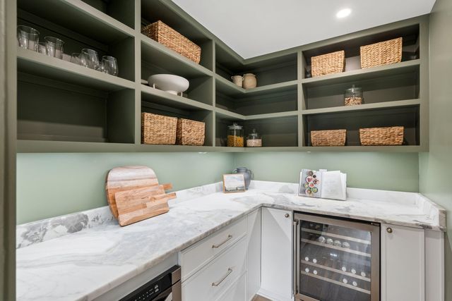2 Gadsden Street B, Charleston, SC 29401