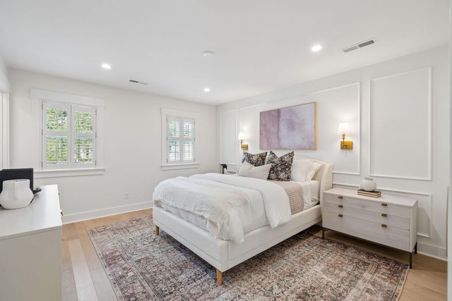2 Gadsden Street B, Charleston, SC 29401