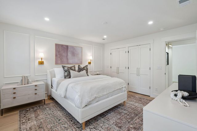 2 Gadsden Street B, Charleston, SC 29401