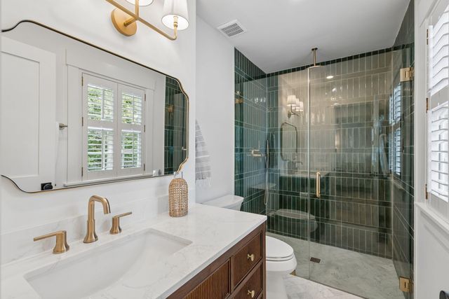 2 Gadsden Street B, Charleston, SC 29401