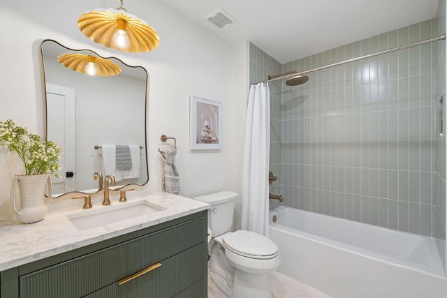2 Gadsden Street B, Charleston, SC 29401