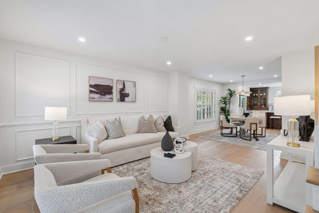 2 Gadsden Street B, Charleston, SC 29401