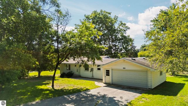 3033 Hartman Road, Traverse City, MI 49685